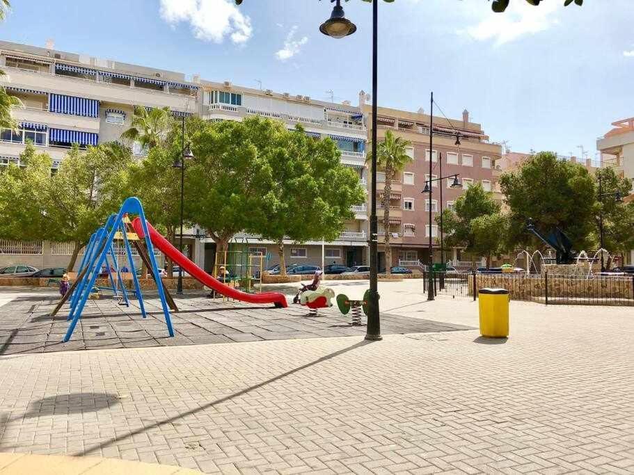 Apartamento Pink Sweet Home Torrevieja Zewnętrze zdjęcie